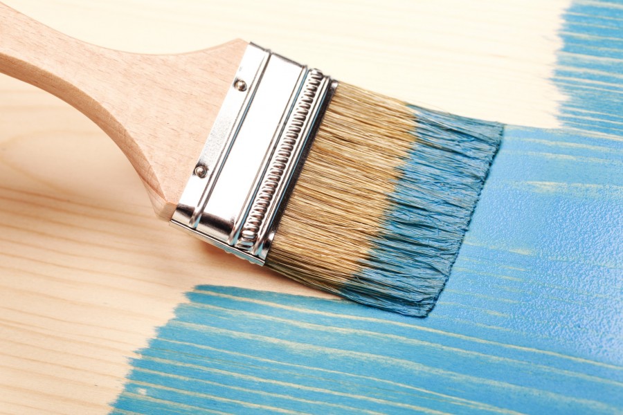 Quelle peinture pour peindre un meuble en bois sans poncer ?